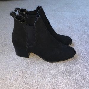 Crown vintage black suede boots